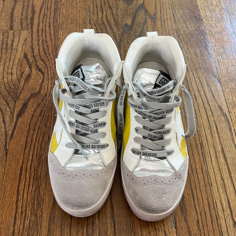 Yellow golden goose mid star